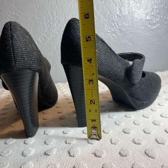 ANN MERINO Grey Herringbone Mary Jane with Button Detail - Picture 14 of 16